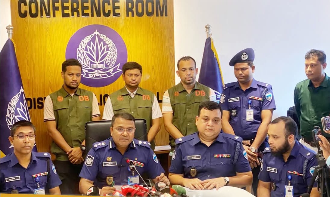 কুমিল্লা থেকে নিখোঁজ চার স্কুলছাত্রী হবিগঞ্জে উদ্ধার: বাড়ি ছাড়ার নেপথ্যে অনলাইন পরিচয়